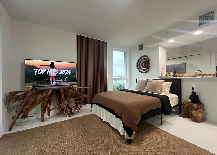 Miami Wood Apart Hotel New 2024 - Private Terrace - Free Garage - Beach 5 Min