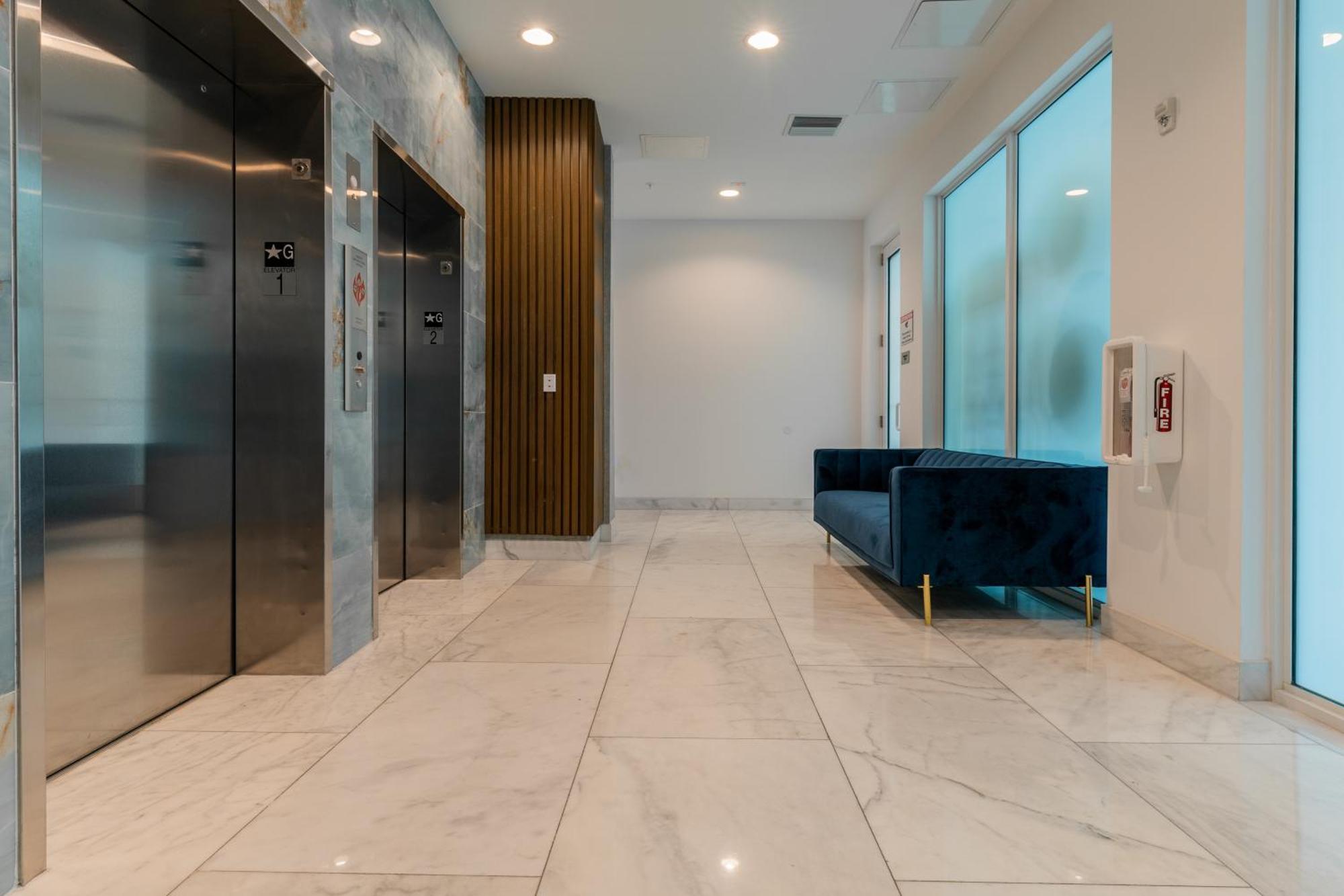 Miami Wood New 2024 - Private Terrace - Free Garage - 5 Min Apartment *