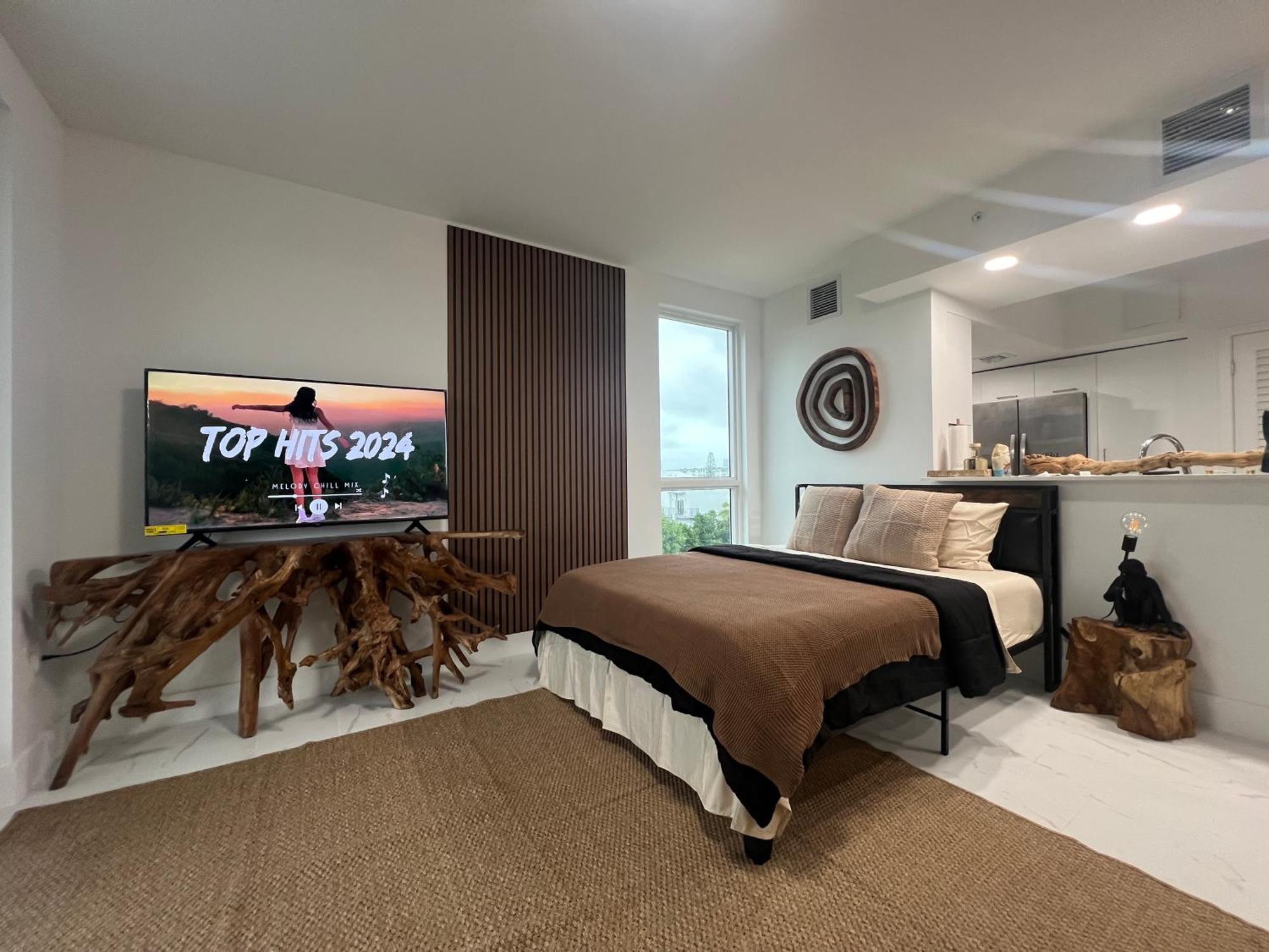 Miami Wood New 2024 - Private Terrace - Free Garage - 5 Min Hollywood